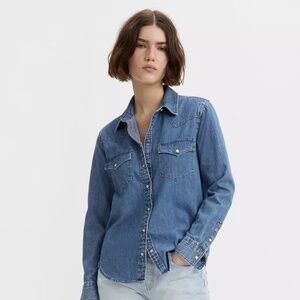 Levi’s Women”s ULTIMATE WESTERN DENIM SHIRT - size XL, color “mighty fine”